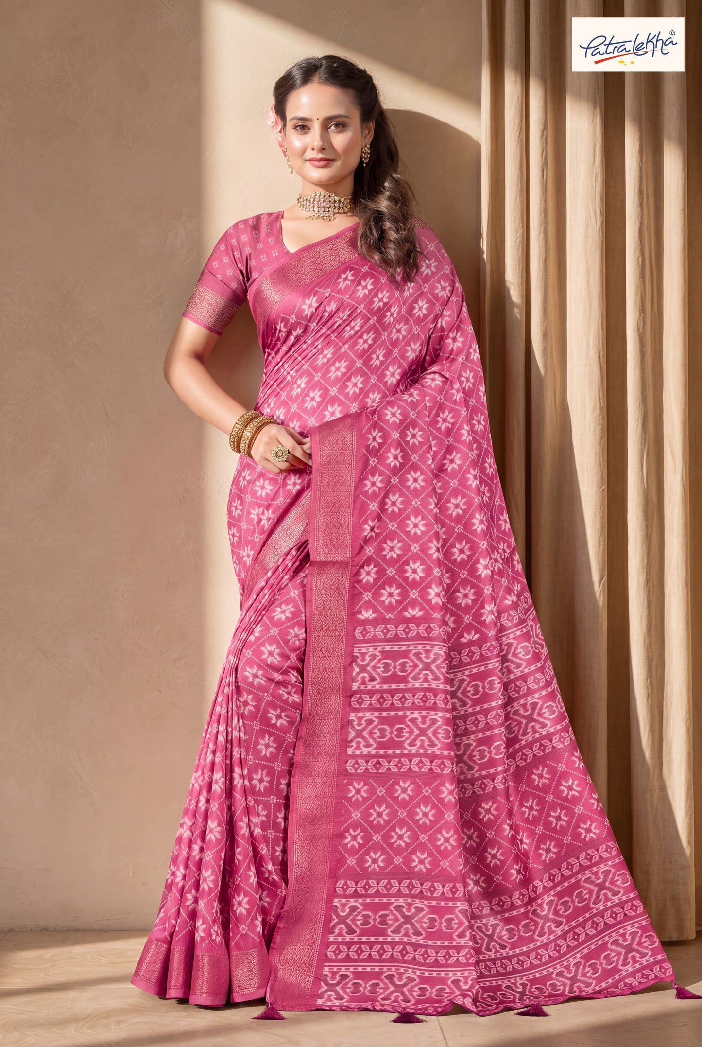 Emerald Dola Silk Saree with Traditional Woven Print & Rich Border