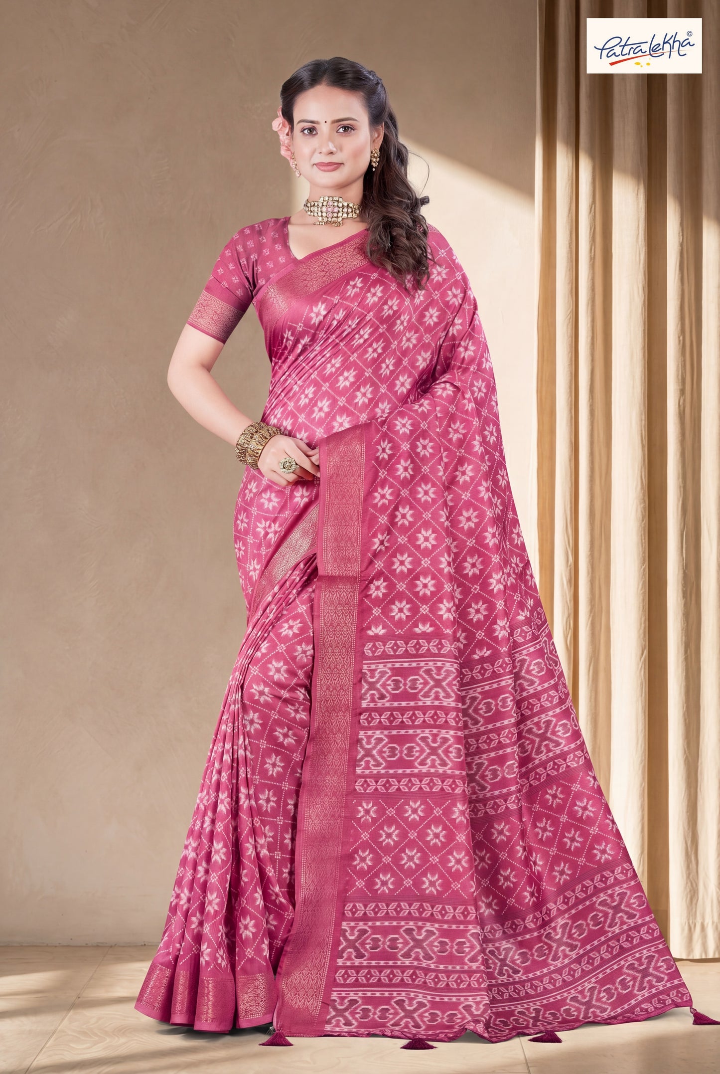 Emerald Dola Silk Saree with Traditional Woven Print & Rich Border