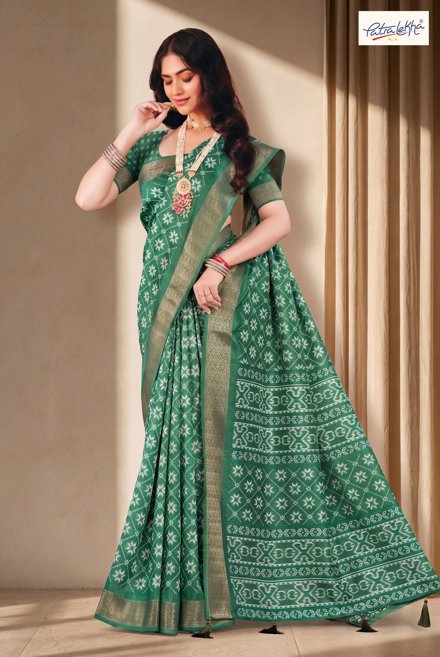 Emerald Dola Silk Saree with Traditional Woven Print & Rich Border
