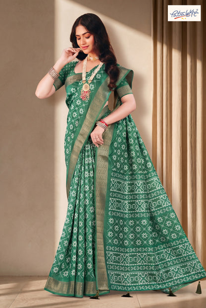 Emerald Dola Silk Saree with Traditional Woven Print & Rich Border