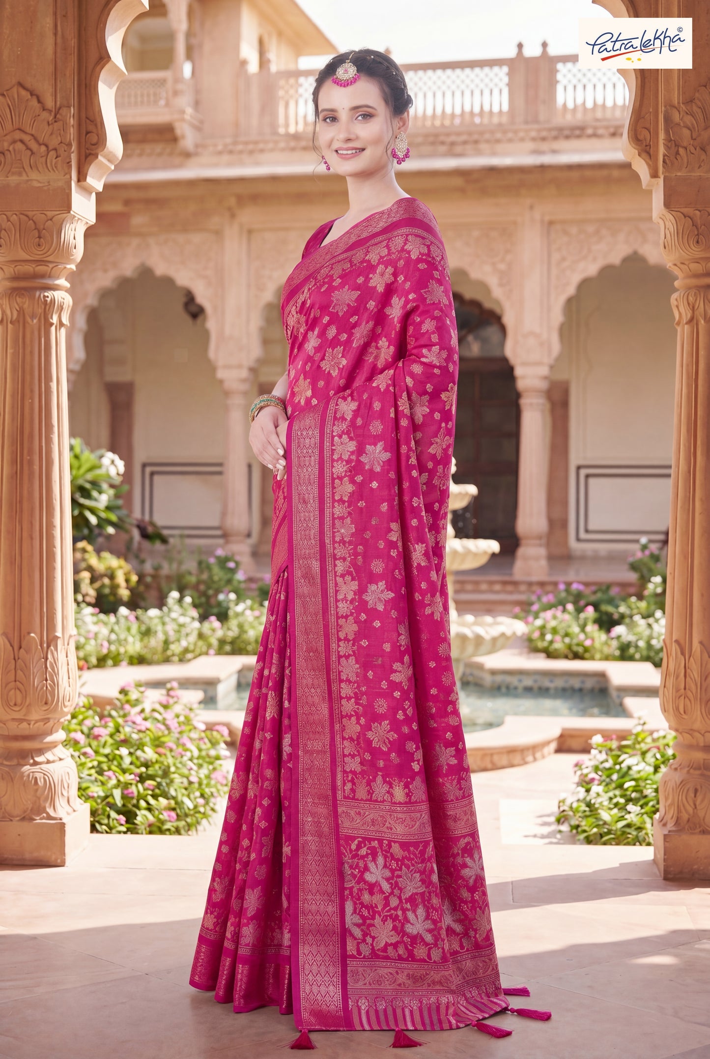 Royal Dola Silk Saree with Self Jacquard Border & Elegant Floral Weaving