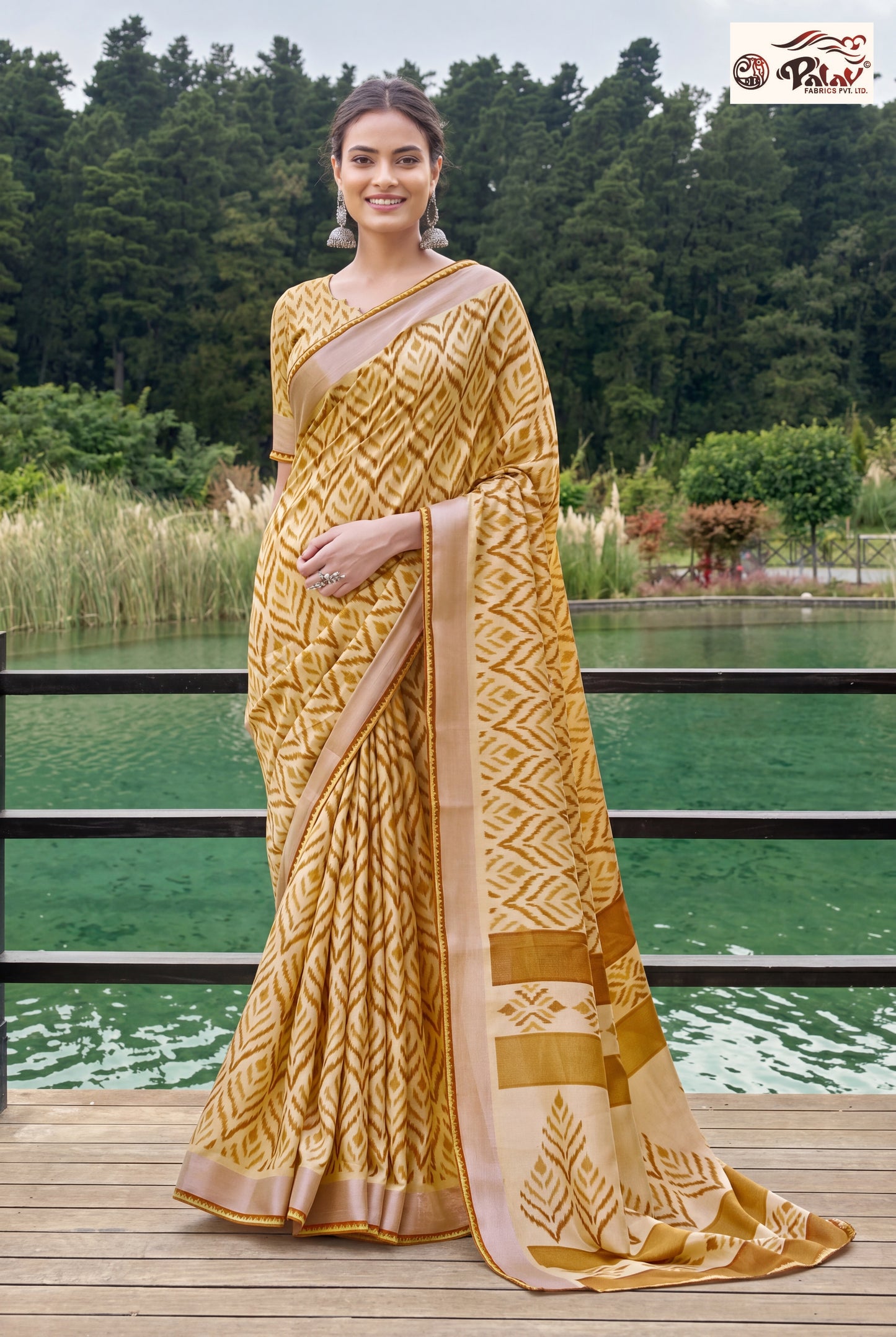 Elegant Silk Blend Saree with Traditional Woven Design