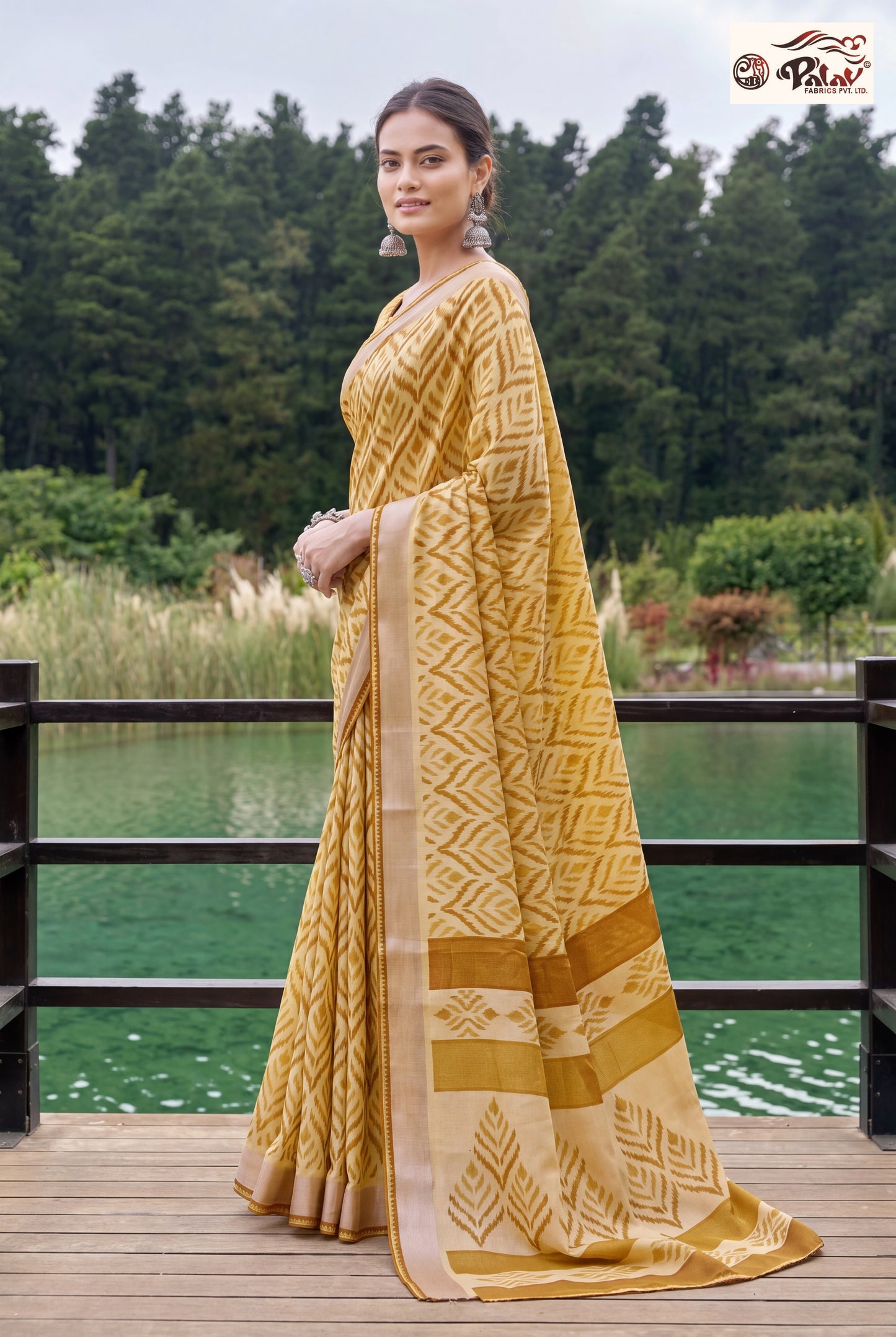Elegant Silk Blend Saree with Traditional Woven Design
