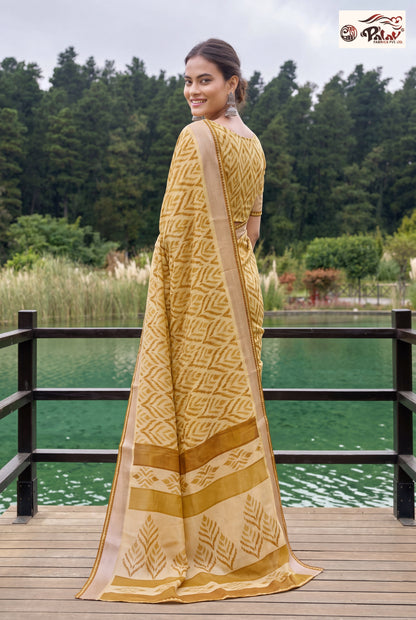 Elegant Silk Blend Saree with Traditional Woven Design