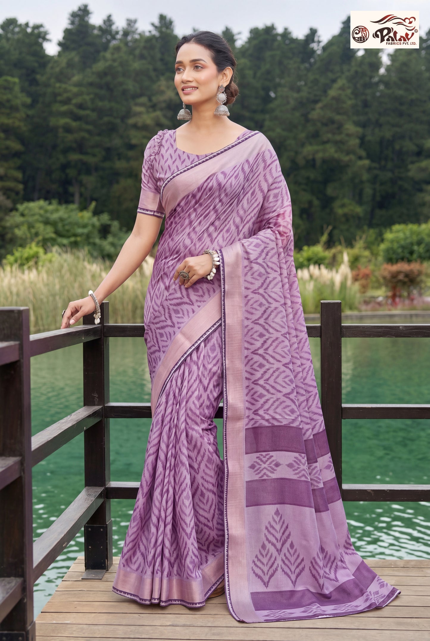 Elegant Silk Blend Saree with Traditional Woven Design