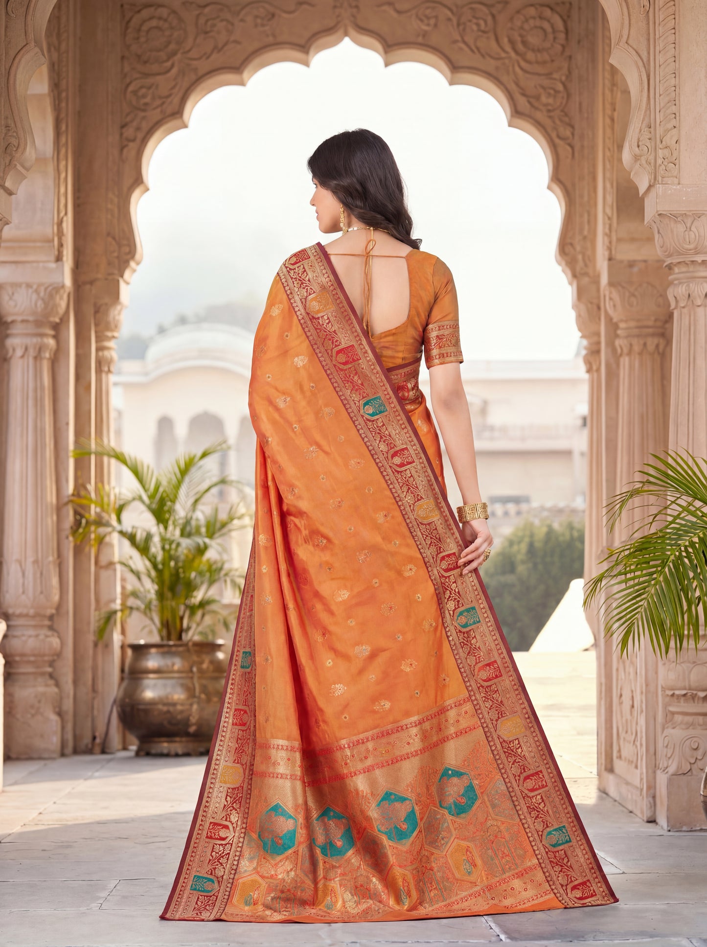 Weaving Silk Saree with Zari Butta & Meenakari Border Blouse Piece